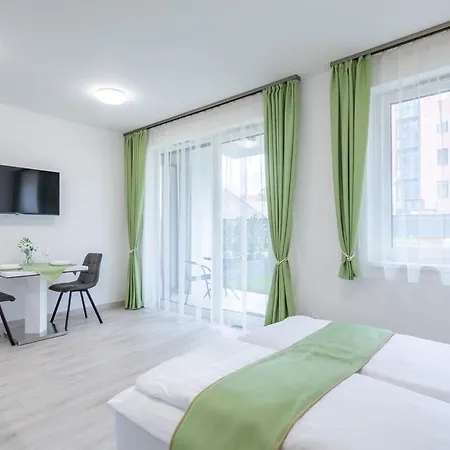 With Garden Terrace Appartement *