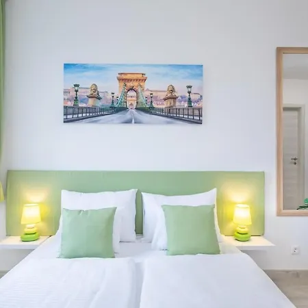 Appartement With Garden Terrace Budapest