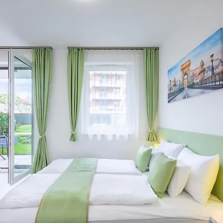 Апартаменты With Garden Terrace